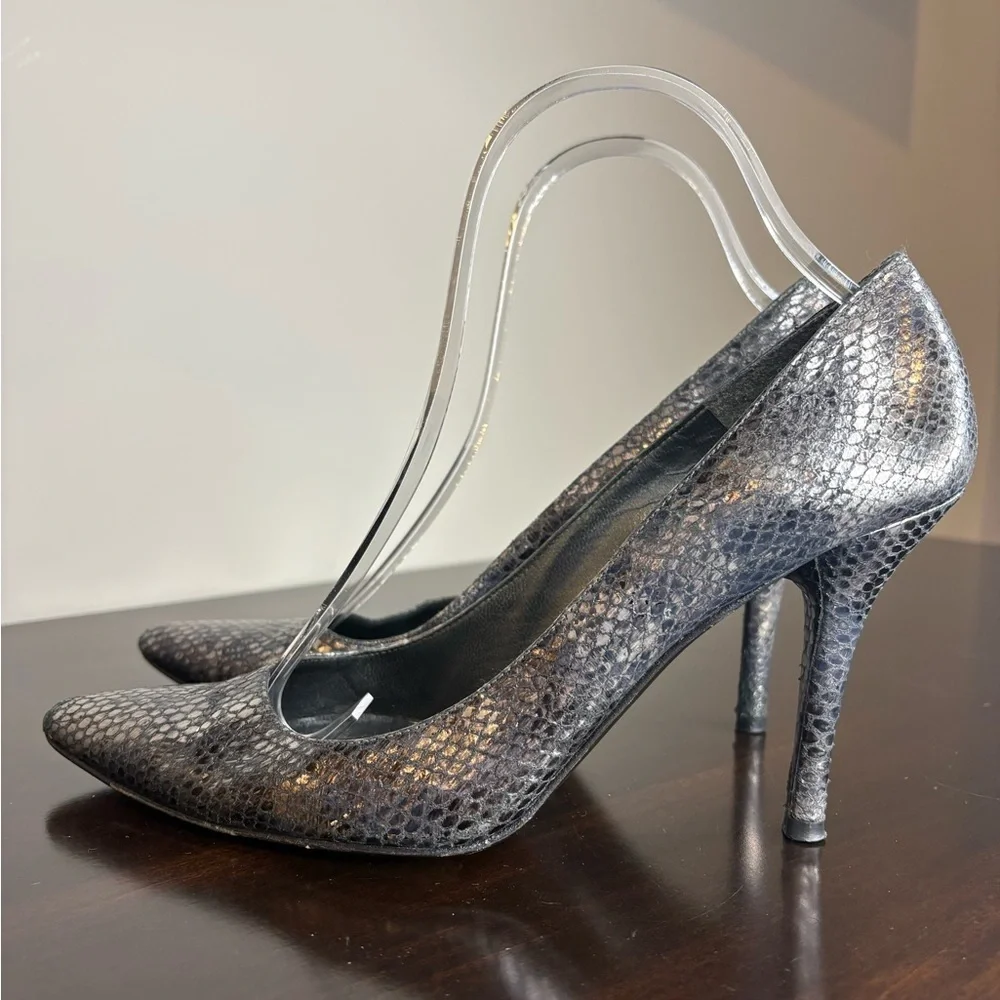 Stuart Weitzman Grey metallic Snake Embossed Leather Pointed Toe Pumps |